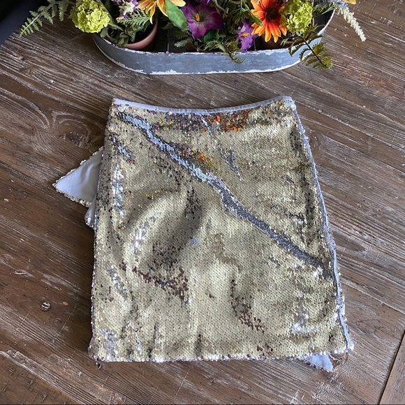 Missguided silver sequin ruffle mini skirt size 2 - Picture 8 of 9